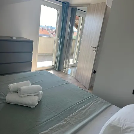 Διαμέρισμα Roni *