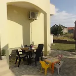 Roni Apartament *