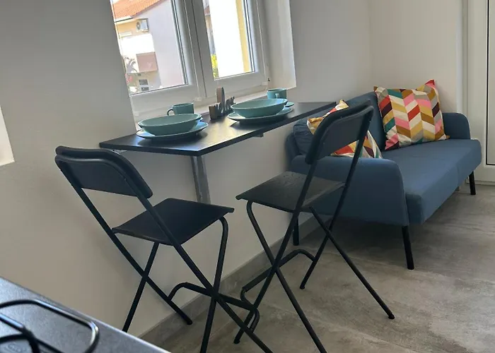 罗尼公寓 公寓 *